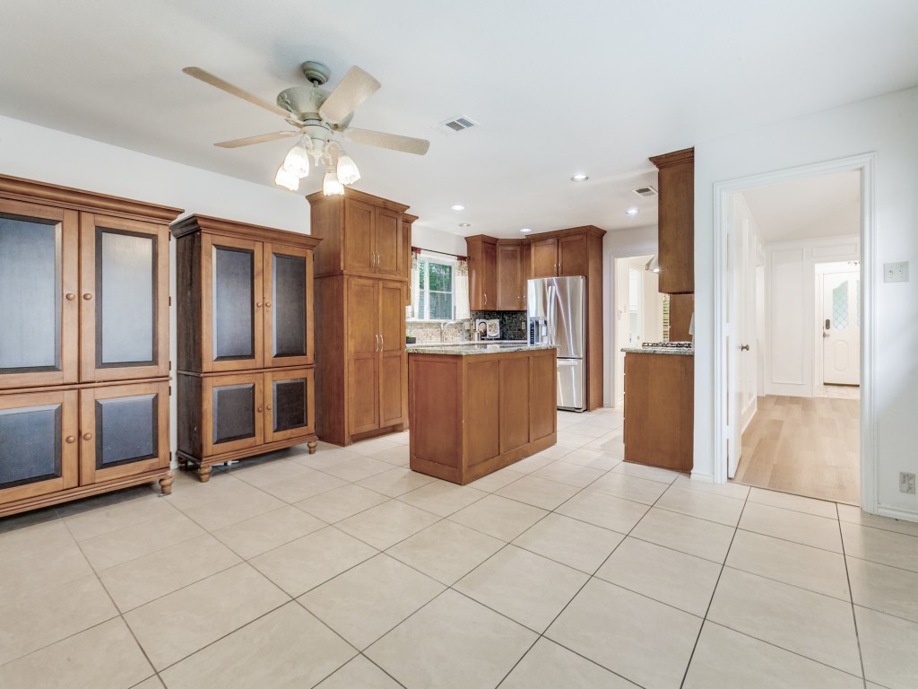 6608 Robin Willow Court