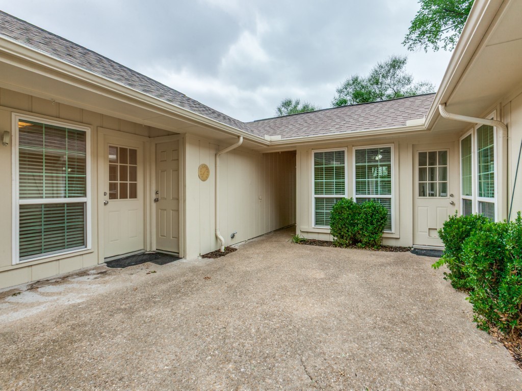 6608 Robin Willow Court