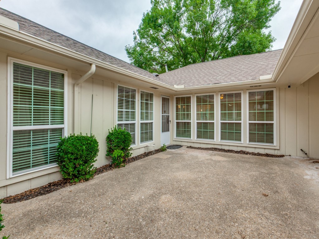 6608 Robin Willow Court