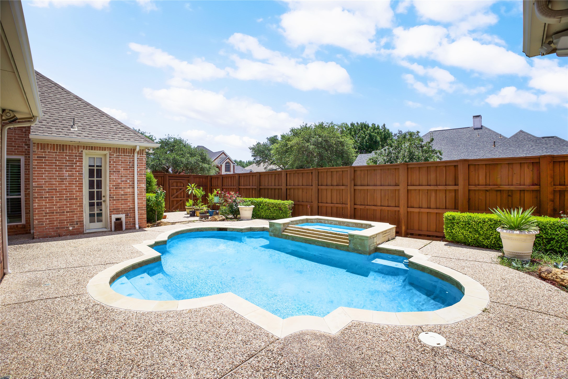 1807 Meadowcove Drive