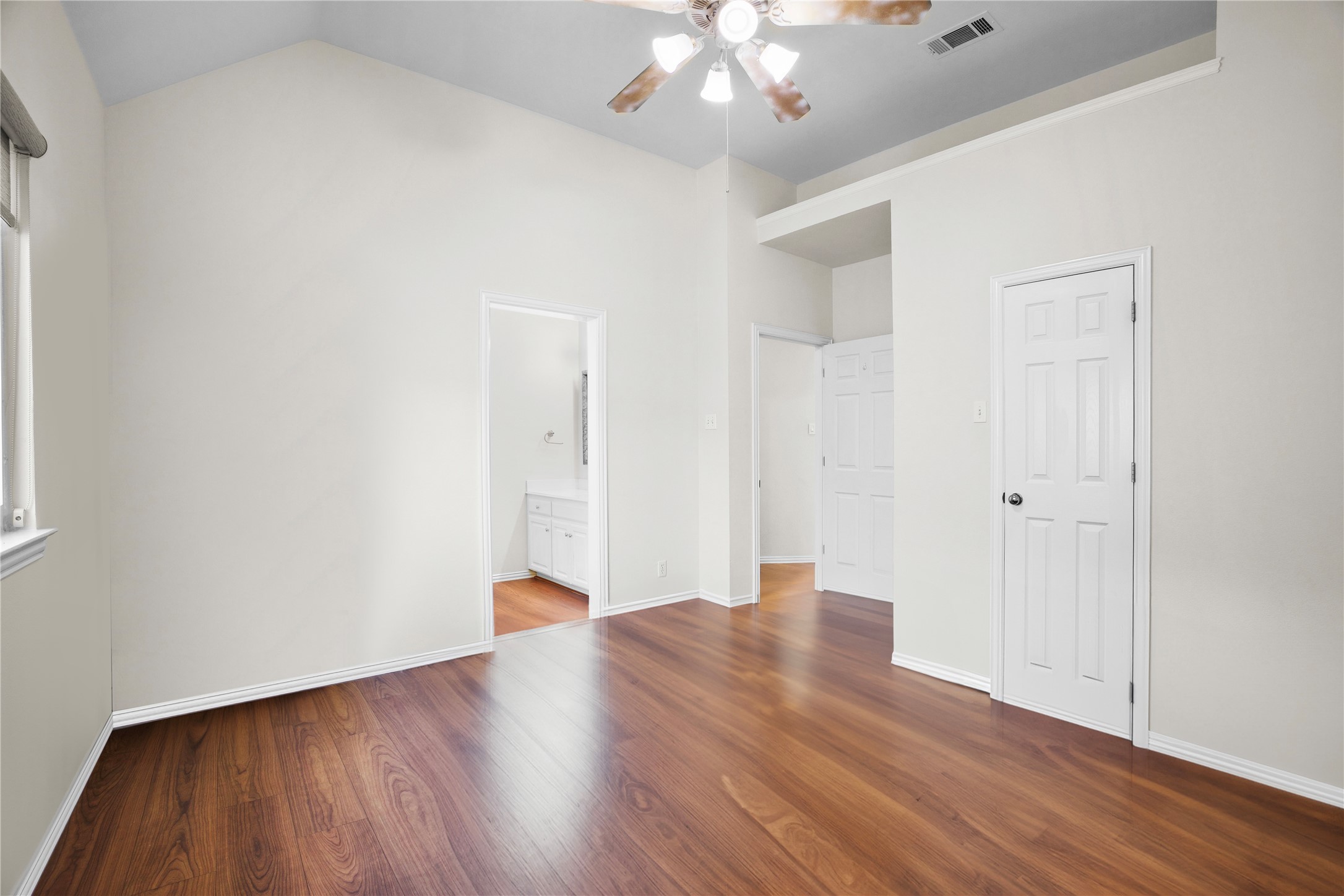 1807 Meadowcove Drive