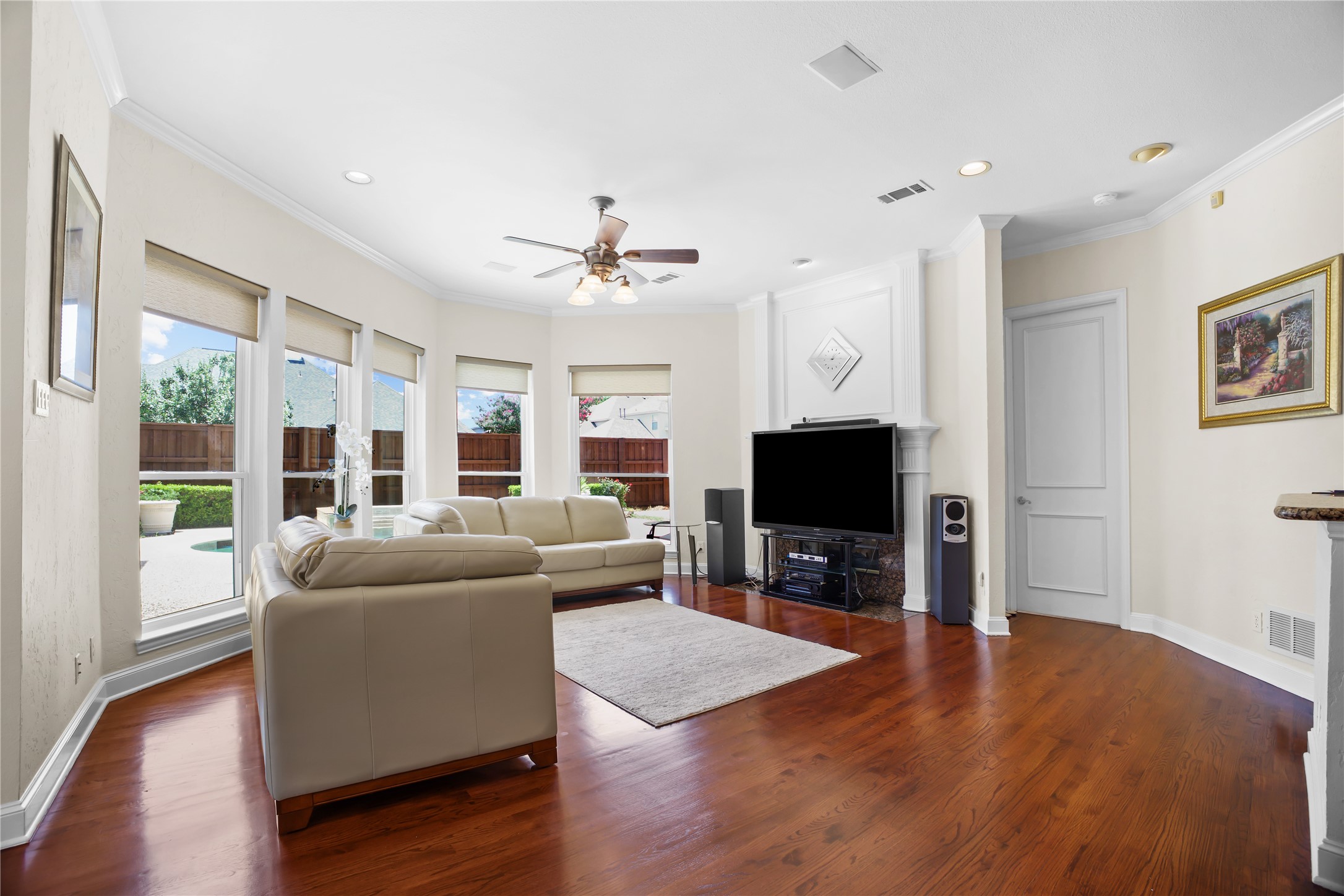 1807 Meadowcove Drive