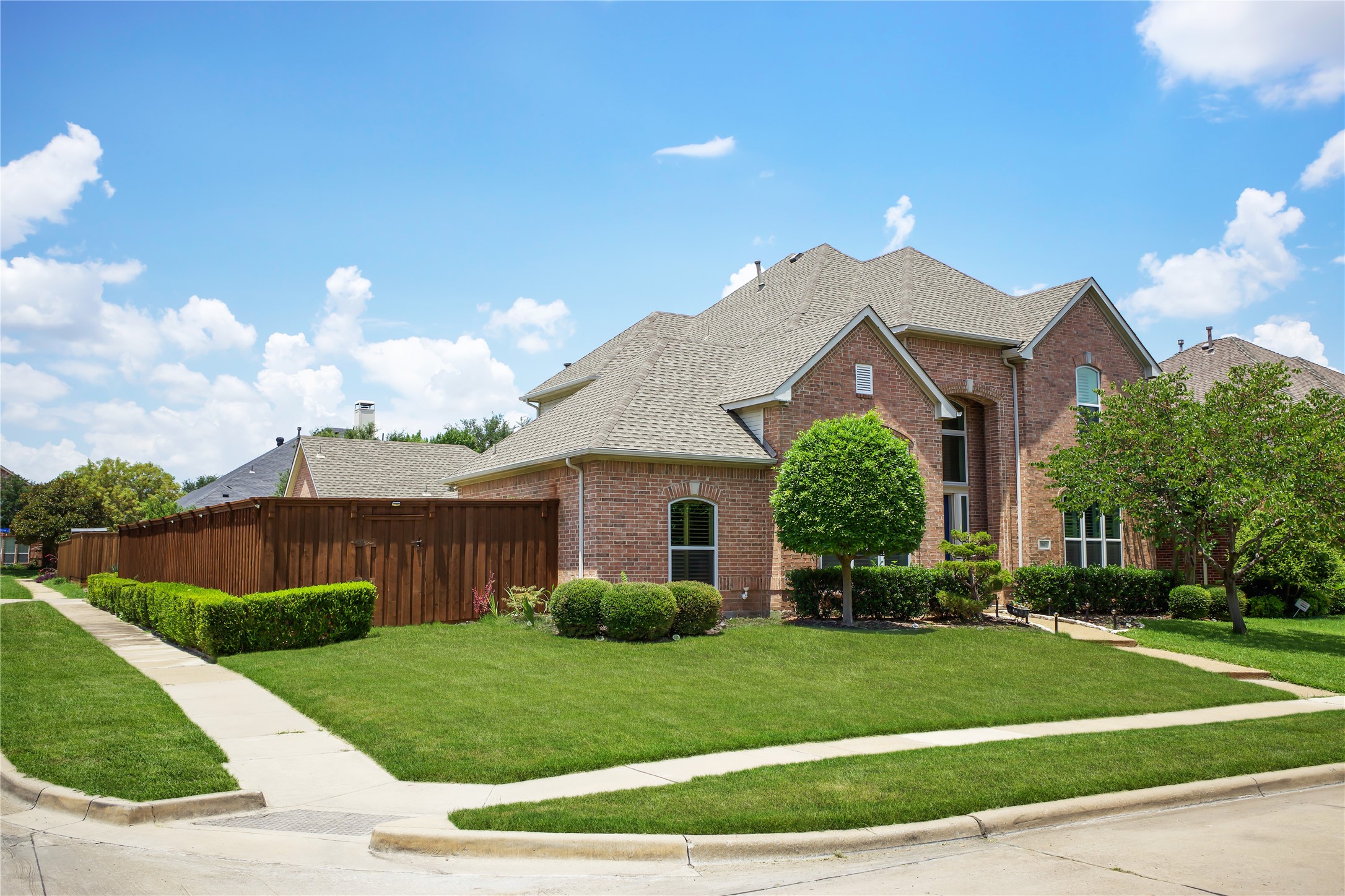 1807 Meadowcove Drive