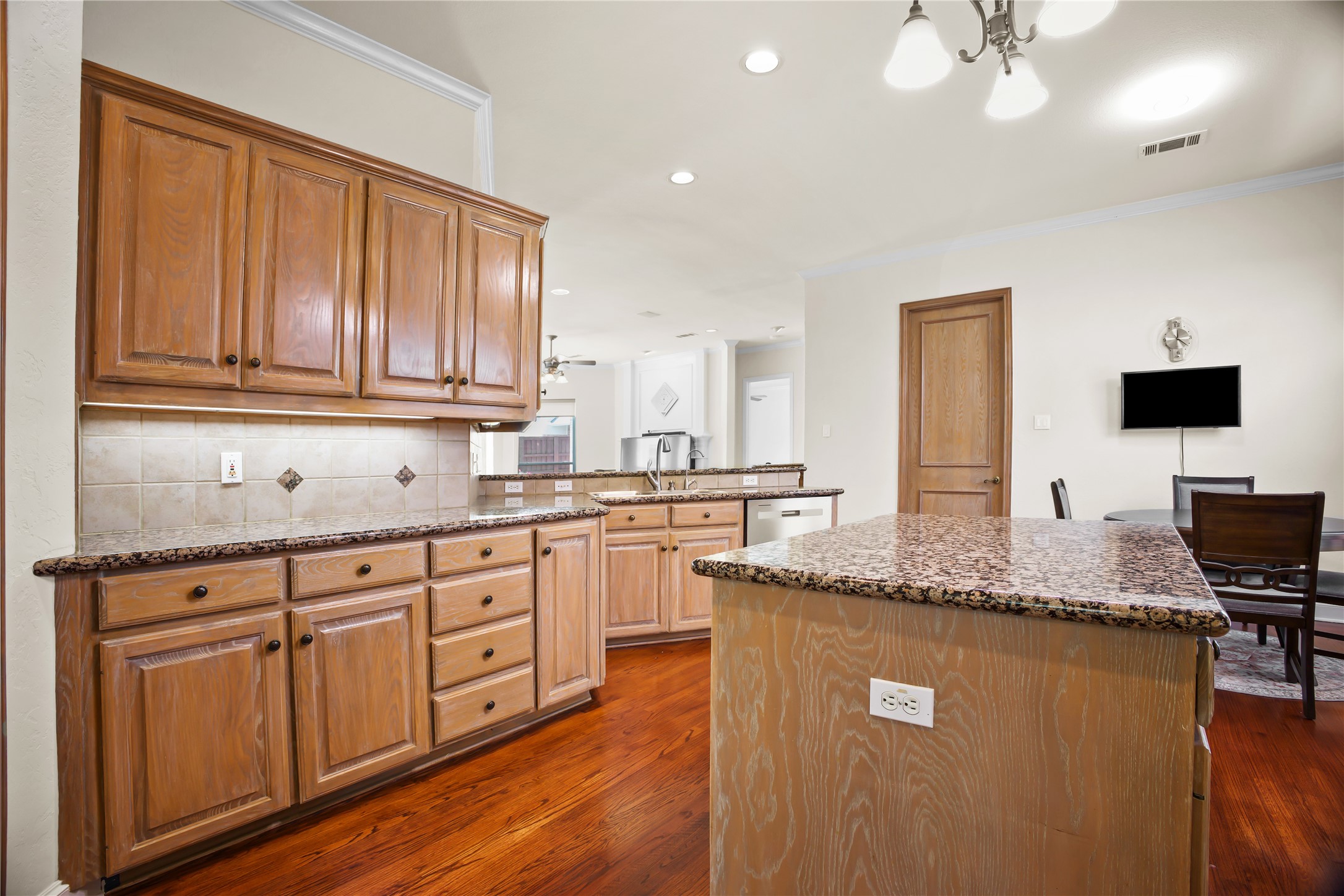 1807 Meadowcove Drive