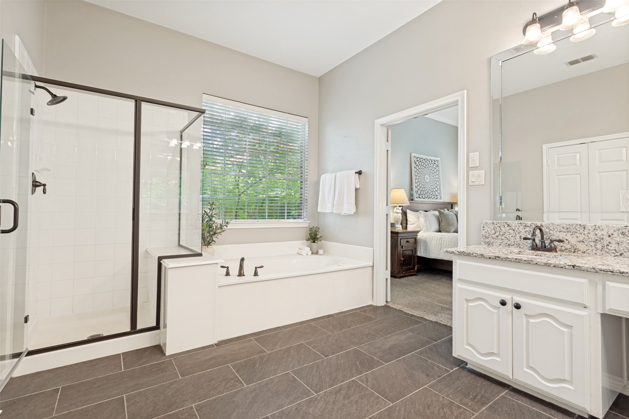 2900 Greenview Drive