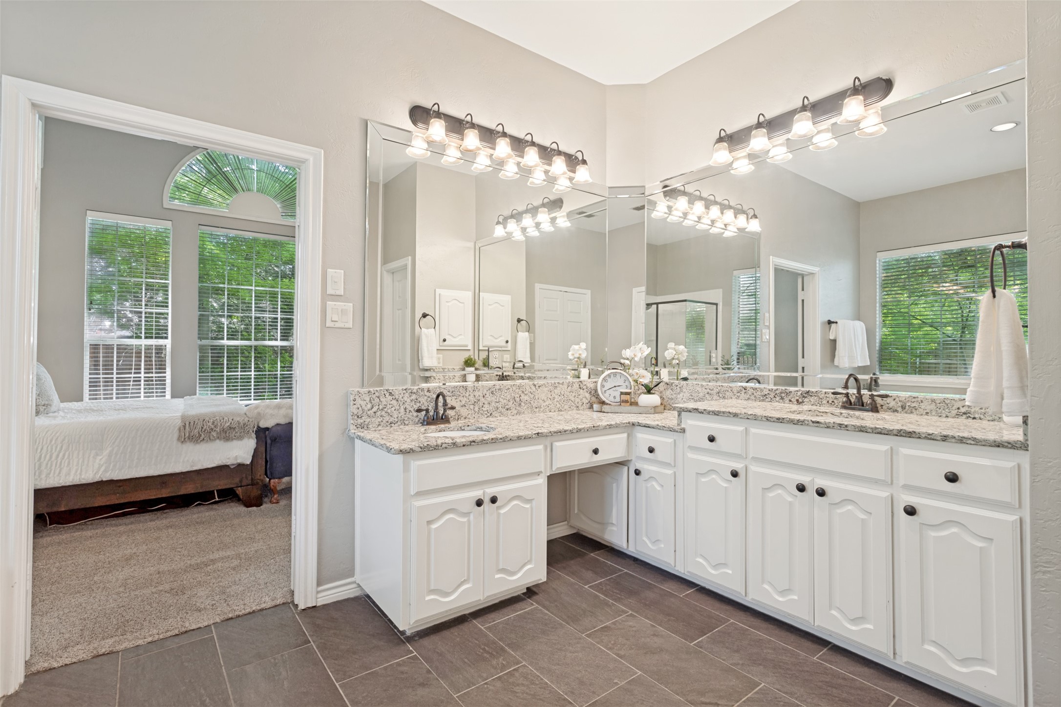 2900 Greenview Drive