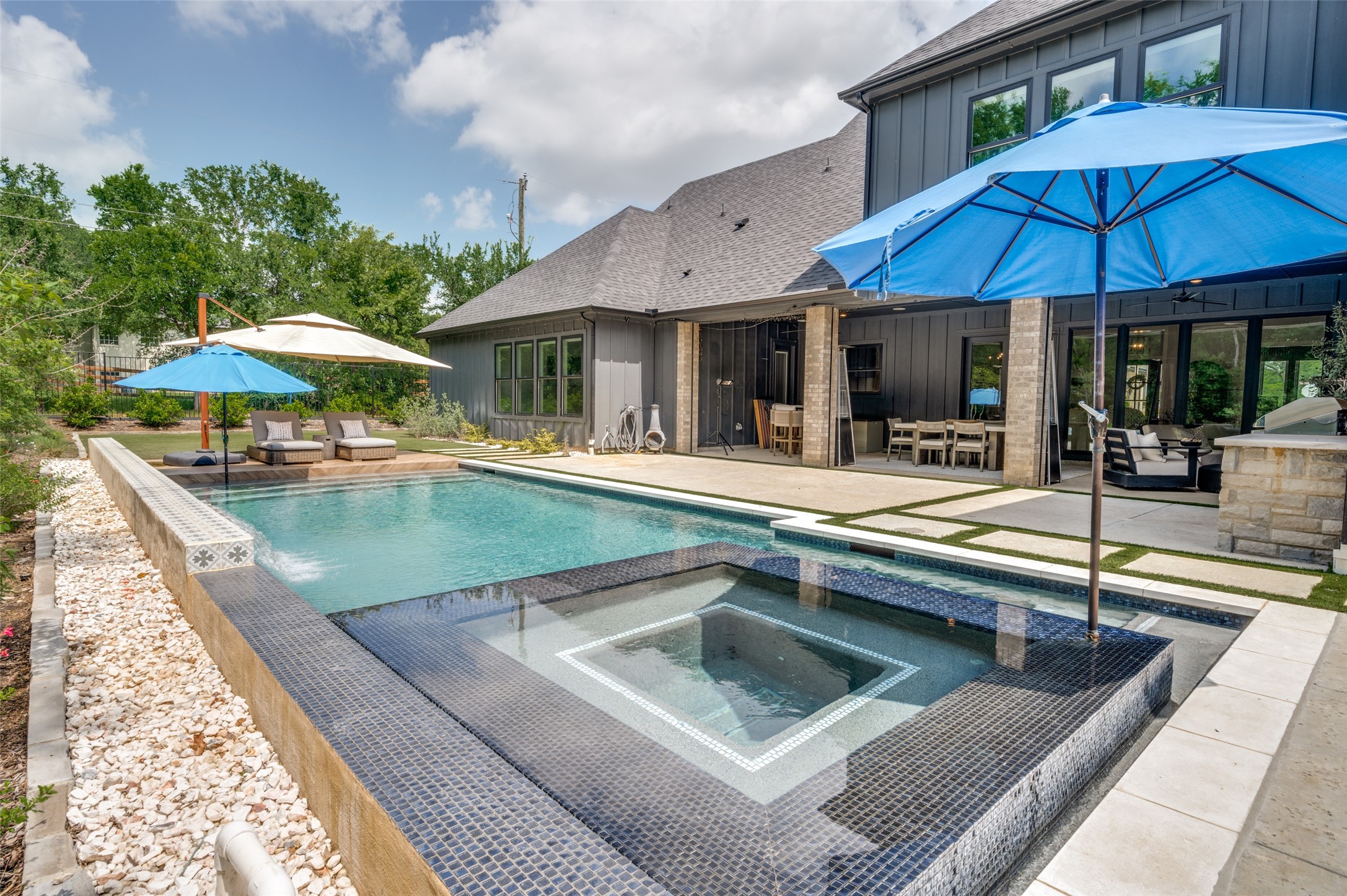 1459 Sunset Point Drive