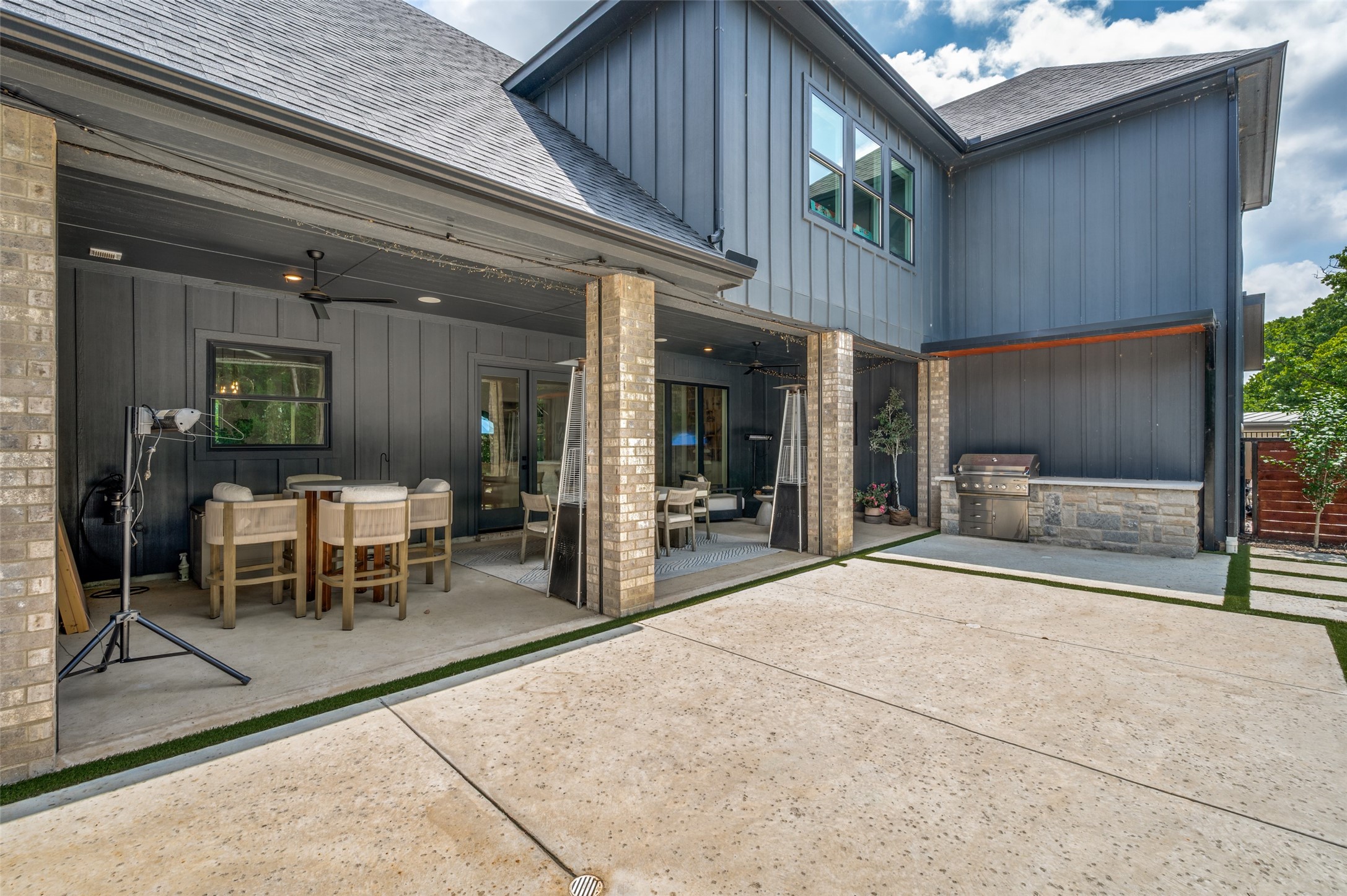 1459 Sunset Point Drive