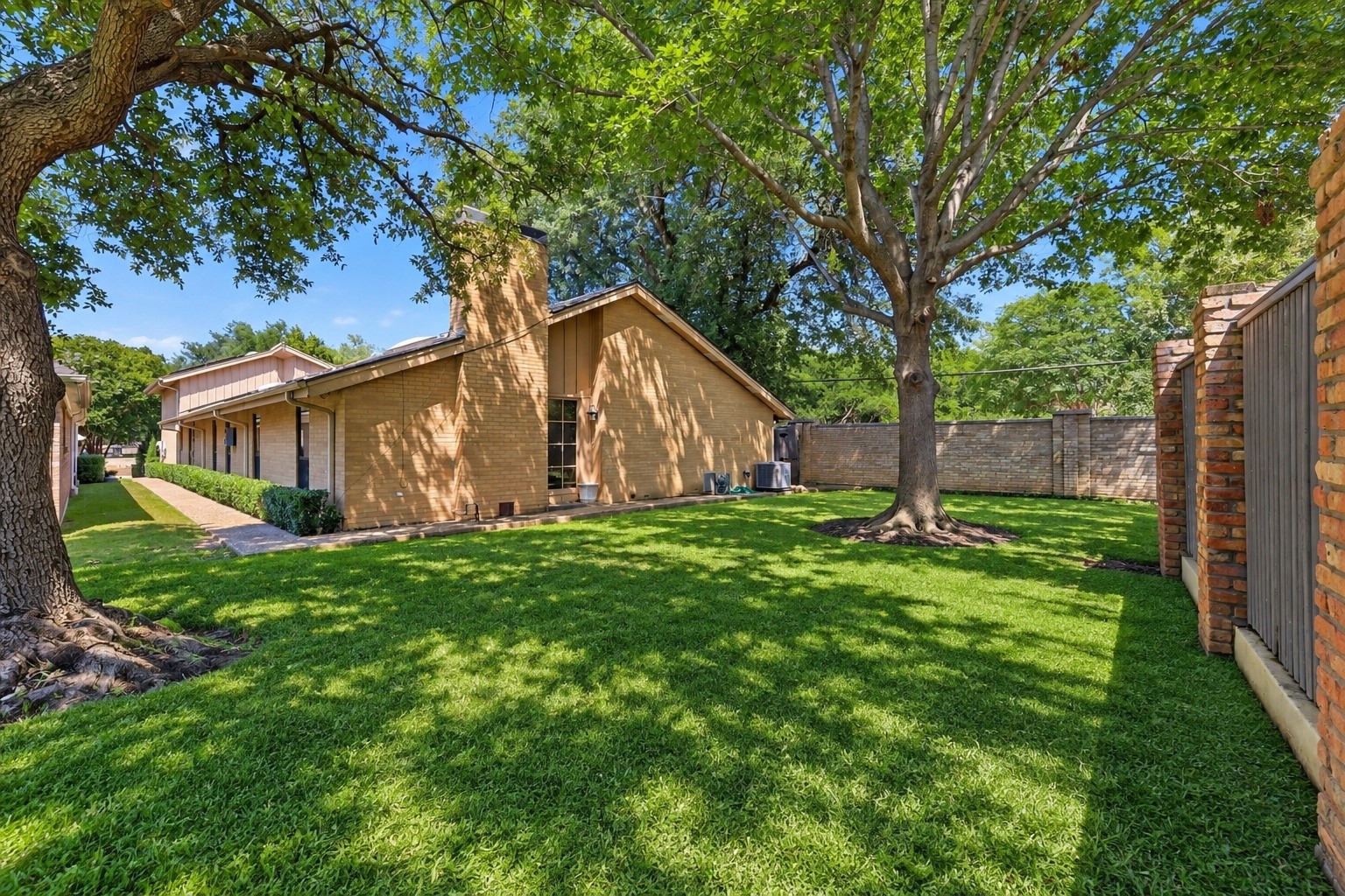 16702 Village Lane