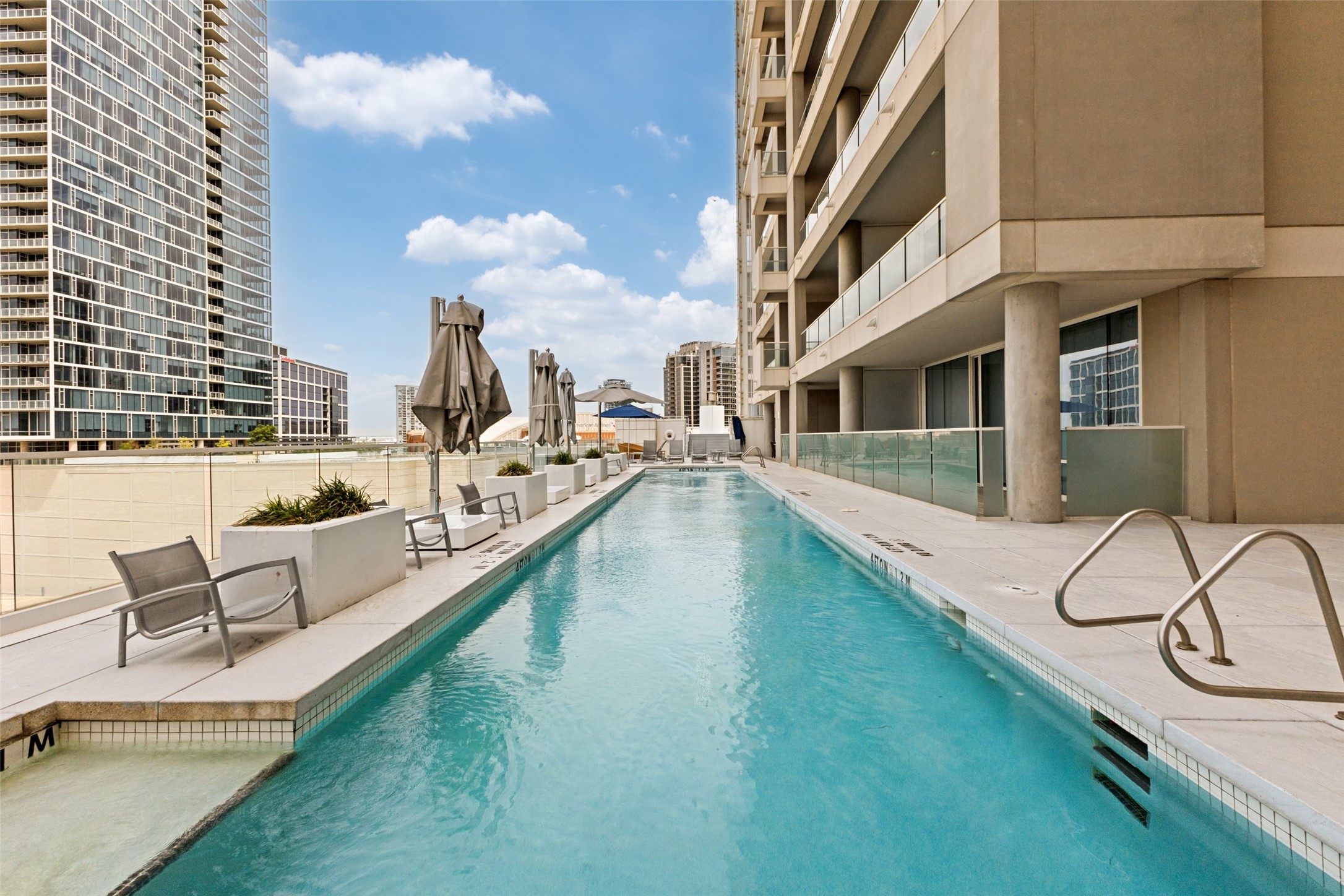 2408 Victory Park Lane 1035