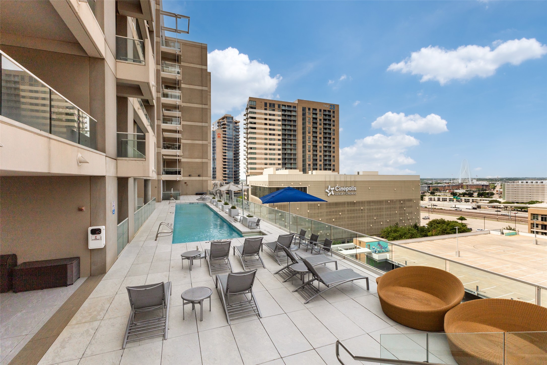 2408 Victory Park Lane 1035