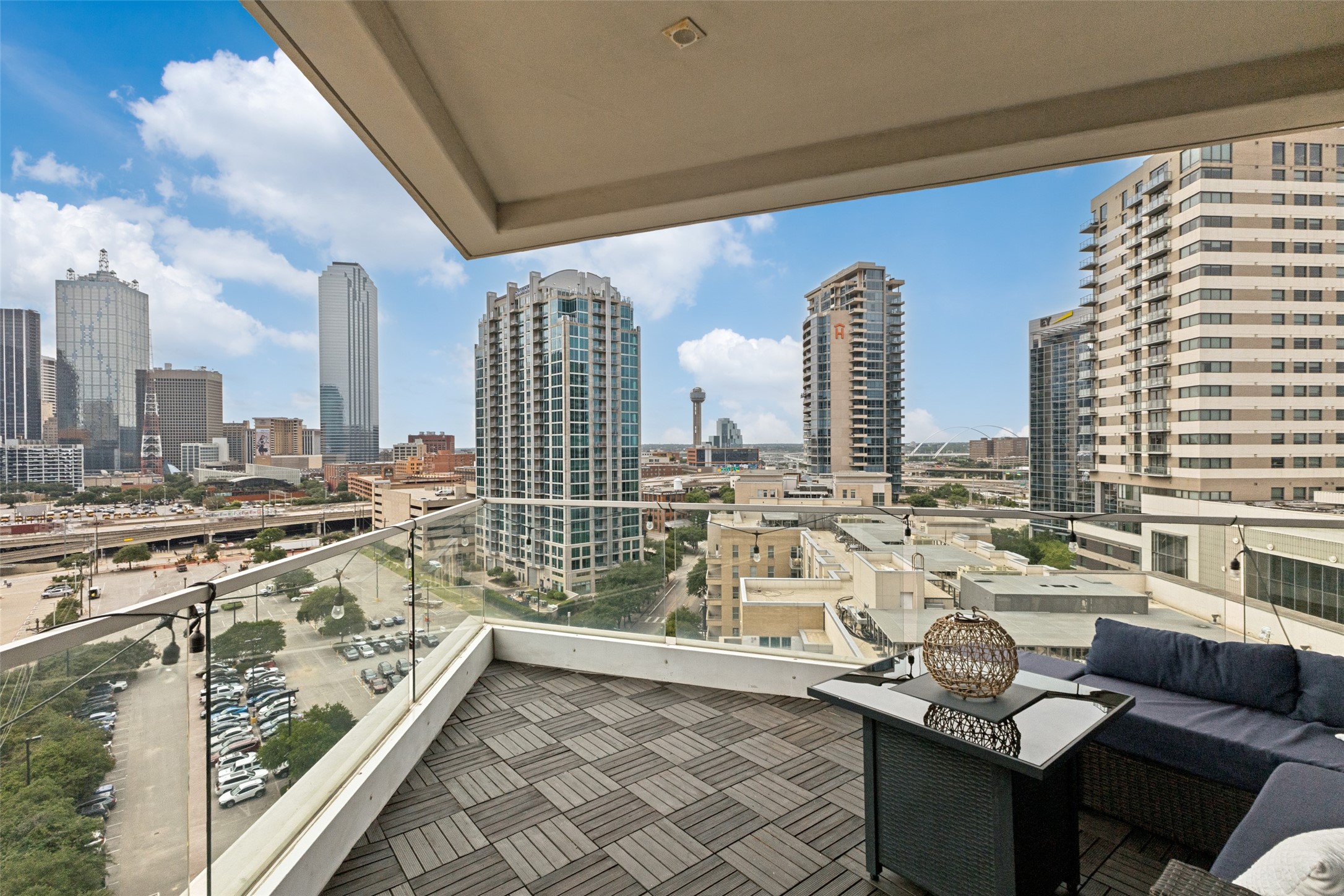 2408 Victory Park Lane 1035