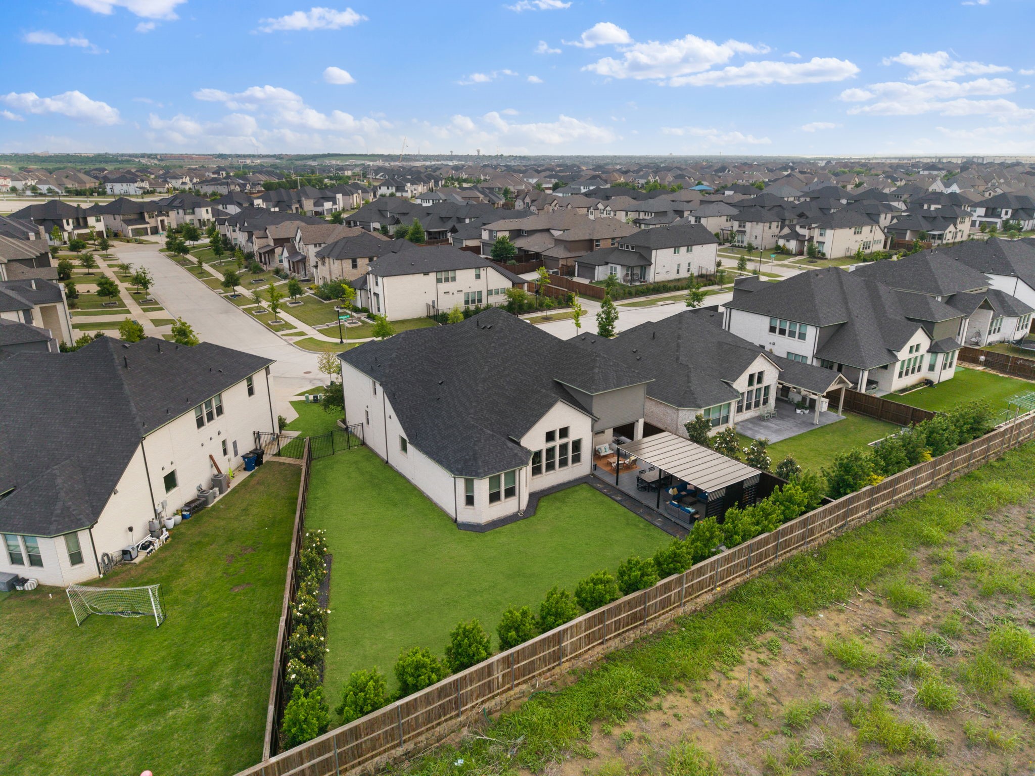 2576 Horsetail Road