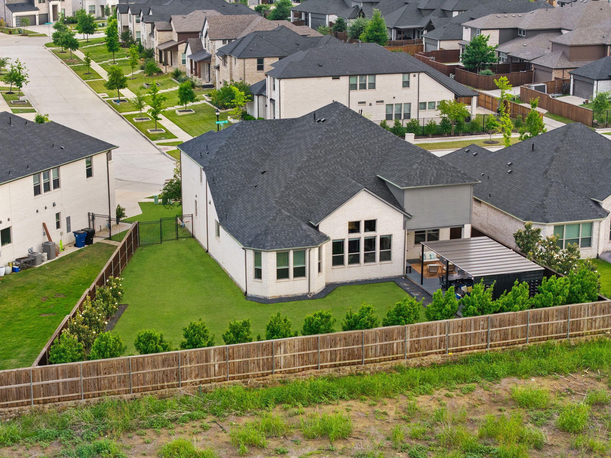 2576 Horsetail Road