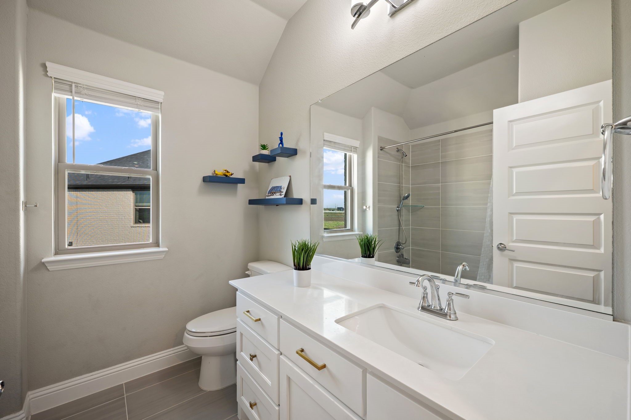 2576 Horsetail Road