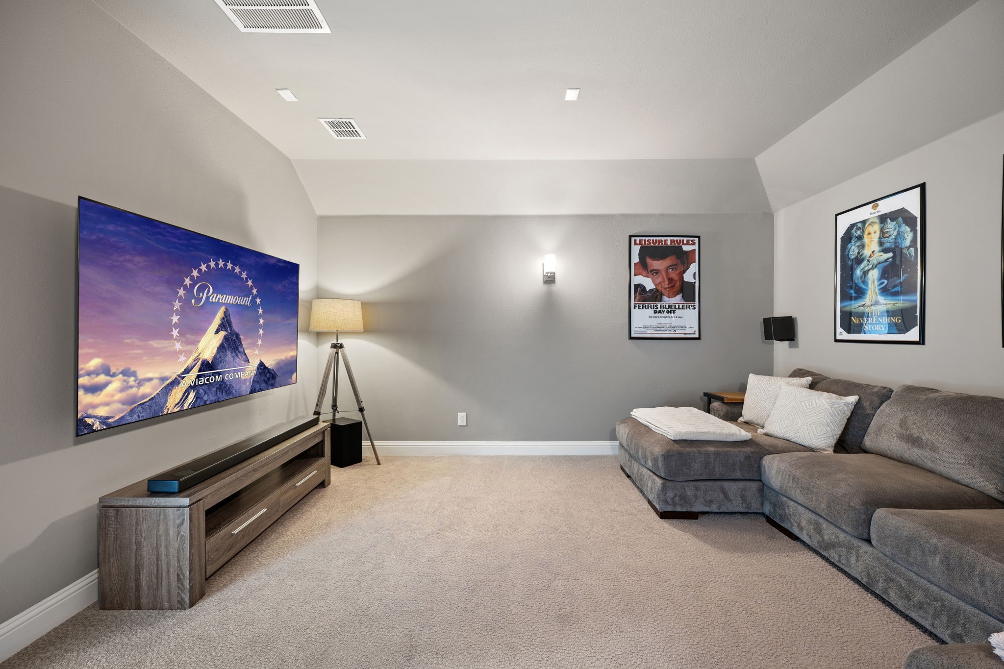 2576 Horsetail Road