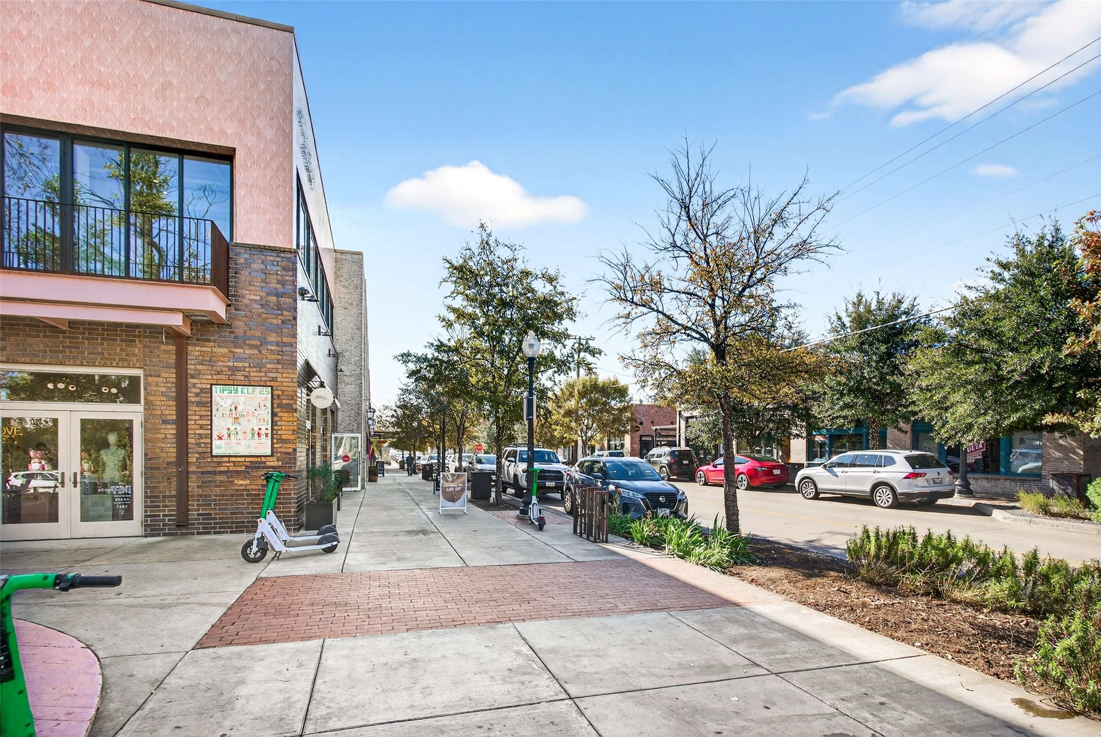 435 W 9th Street E, F, G