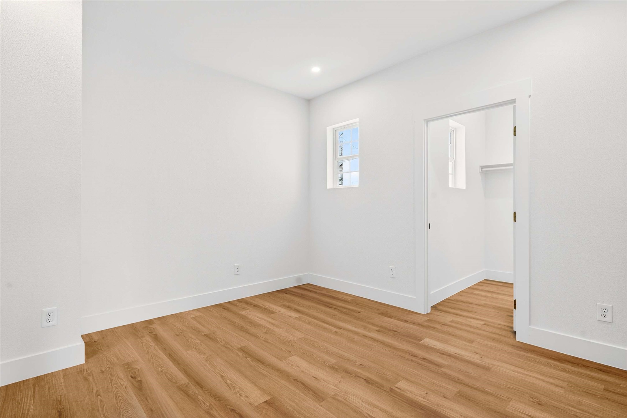435 W 9th Street E, F, G