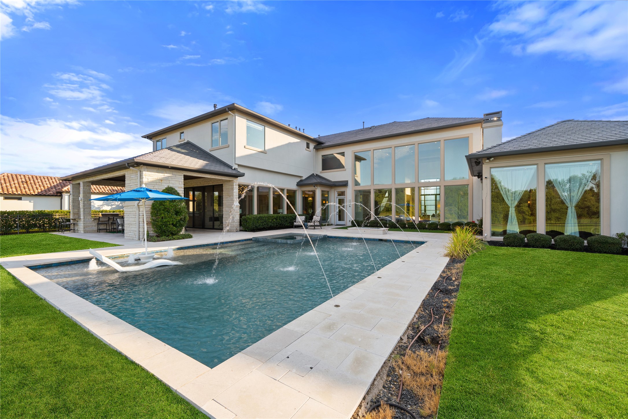 406 Lakeway Drive