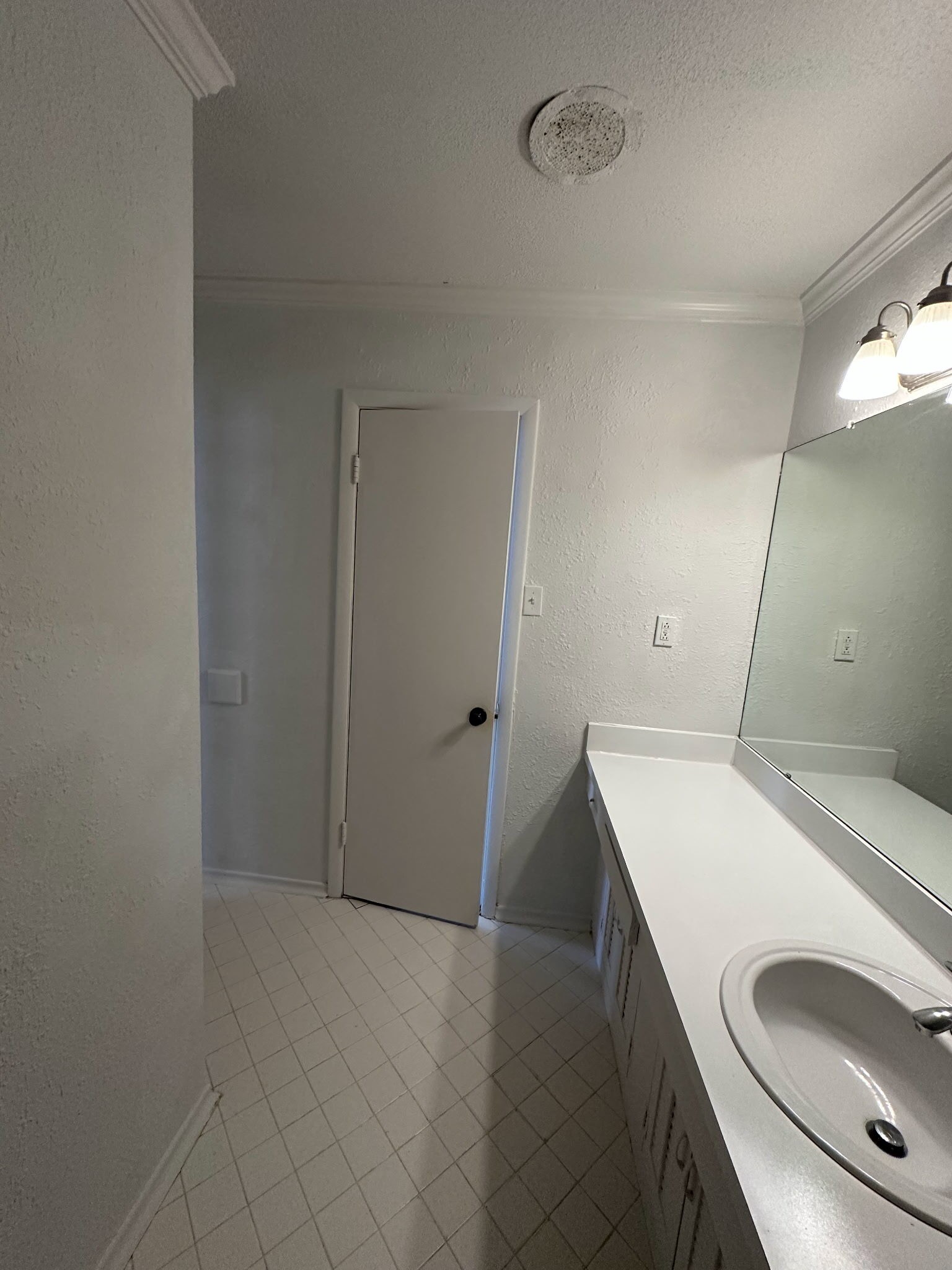 4115 Douglas Avenue 203