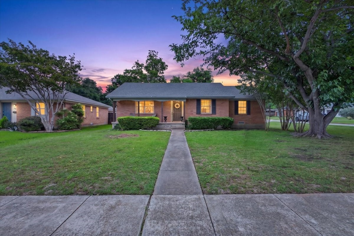 105 S Weatherred Drive