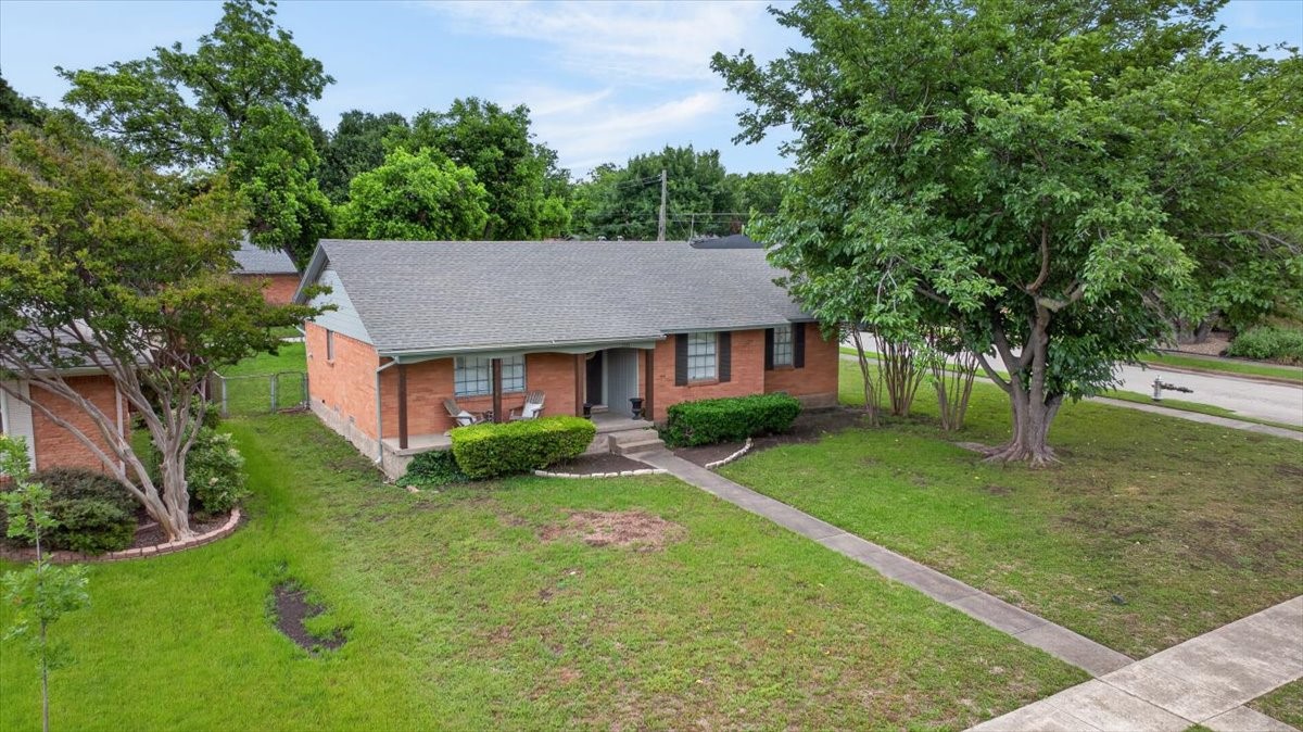 105 S Weatherred Drive