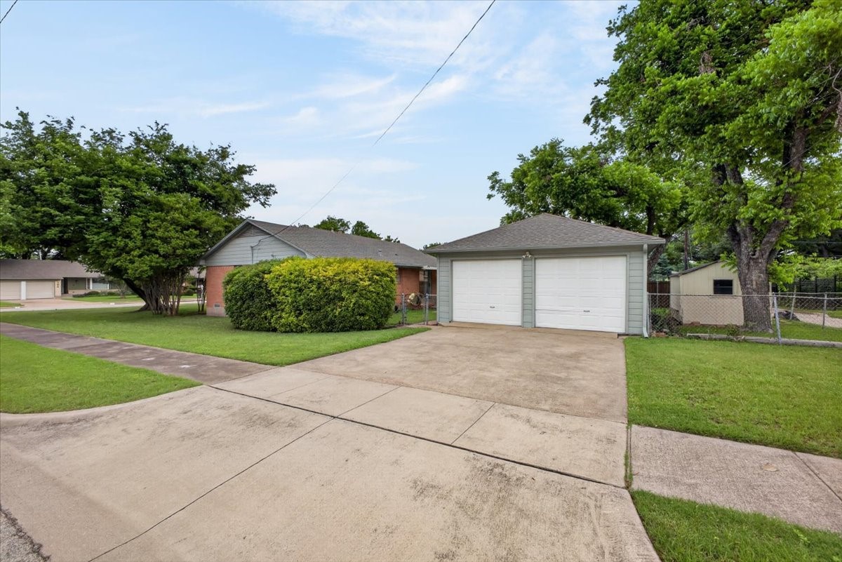 105 S Weatherred Drive