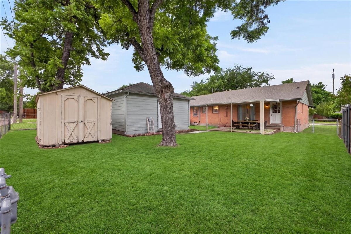 105 S Weatherred Drive