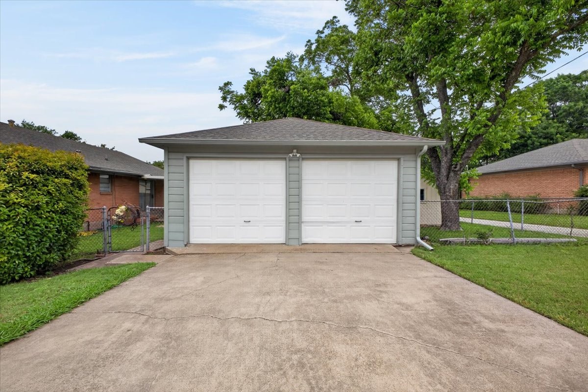 105 S Weatherred Drive