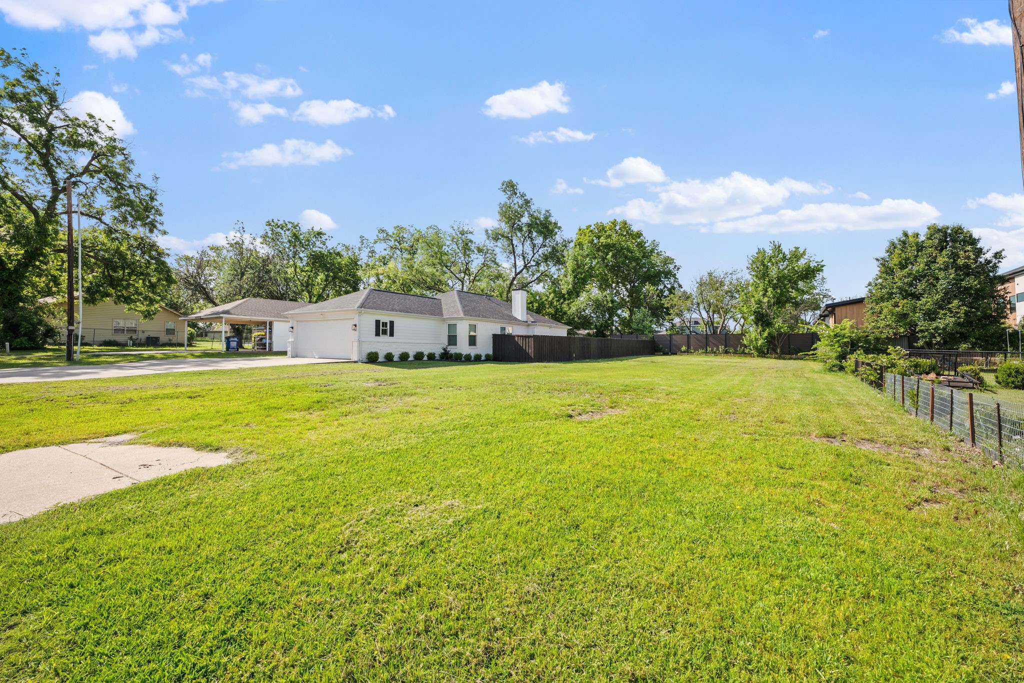 405 E Maple Street