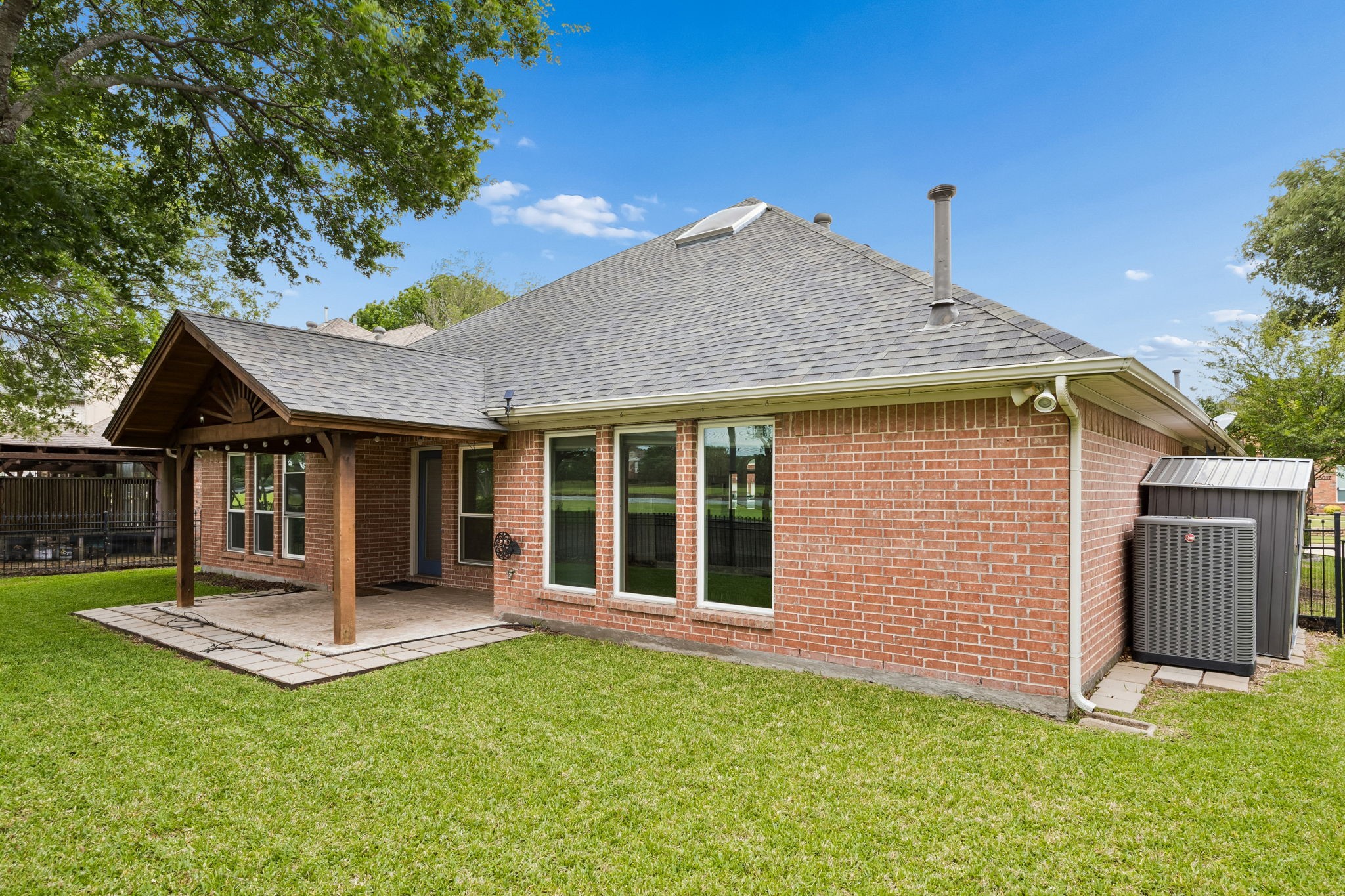 5010 Plantation Lane