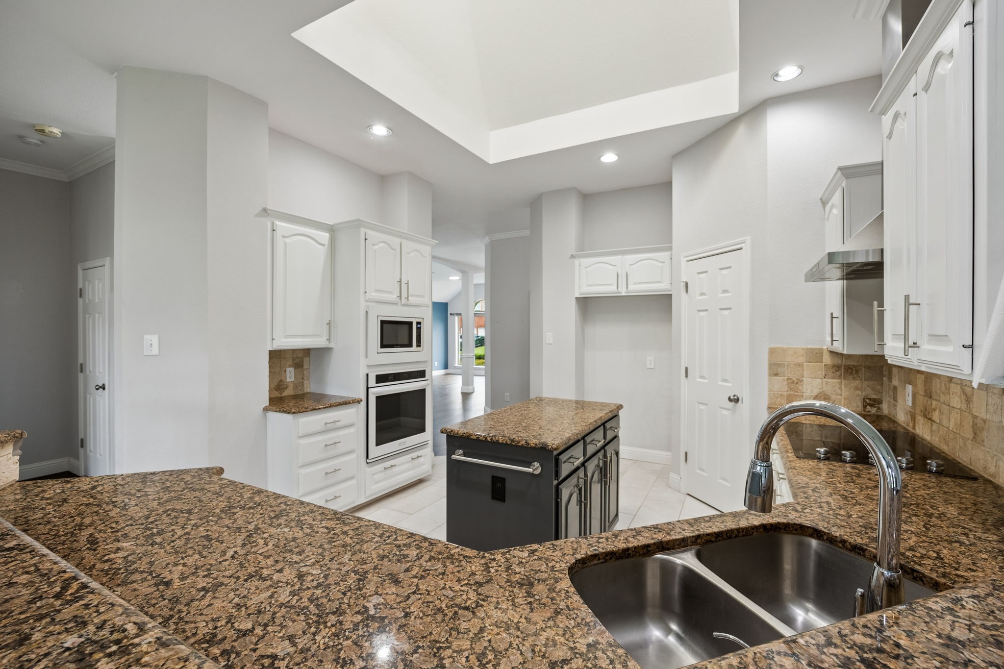 5010 Plantation Lane