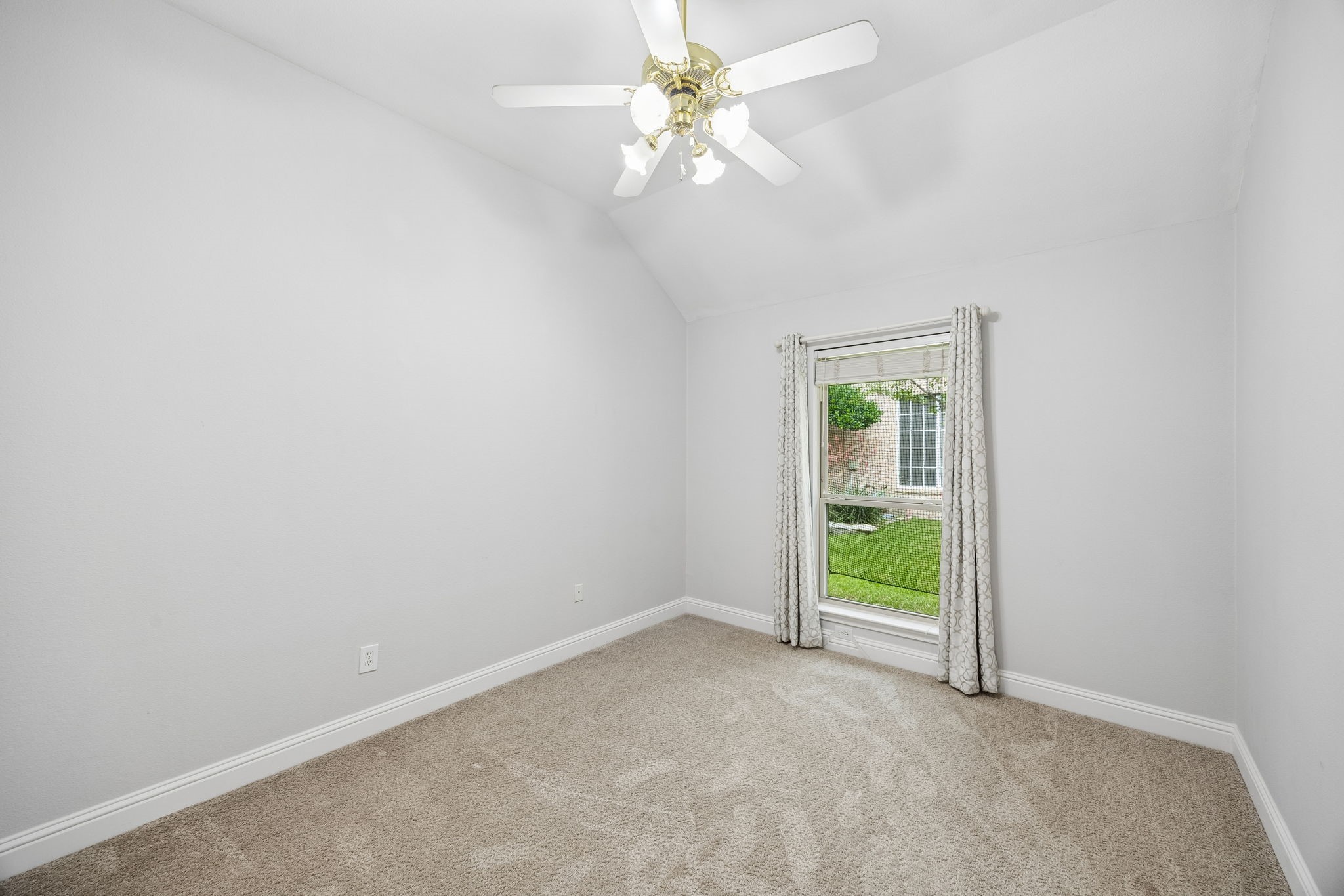 5010 Plantation Lane