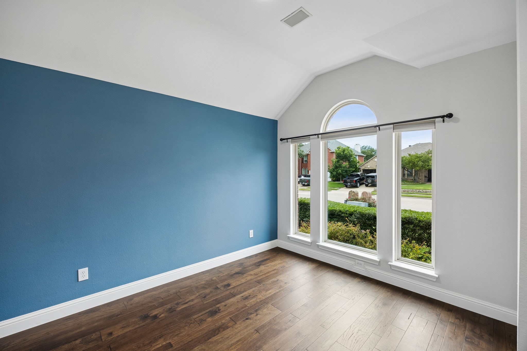 5010 Plantation Lane