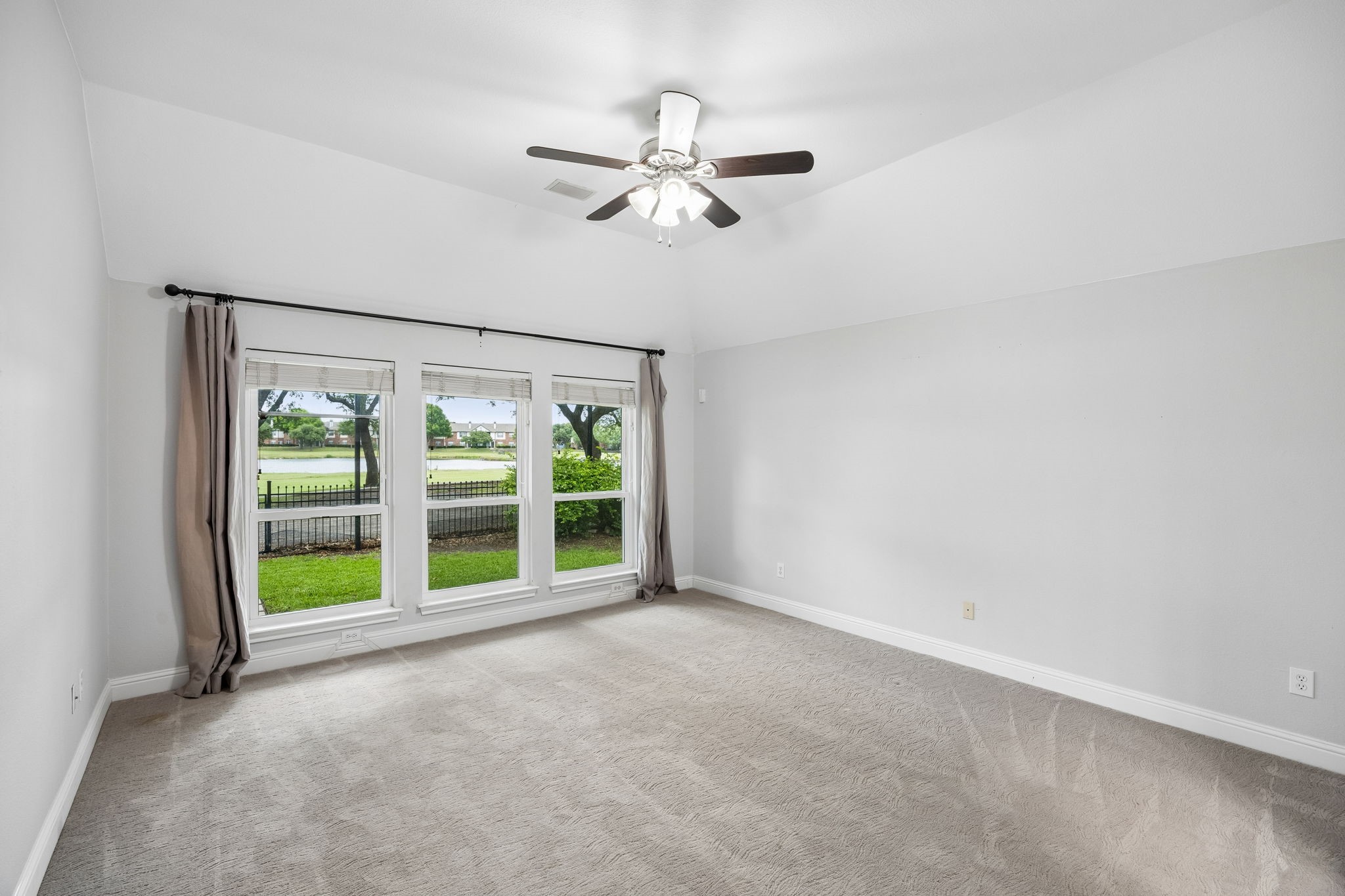 5010 Plantation Lane