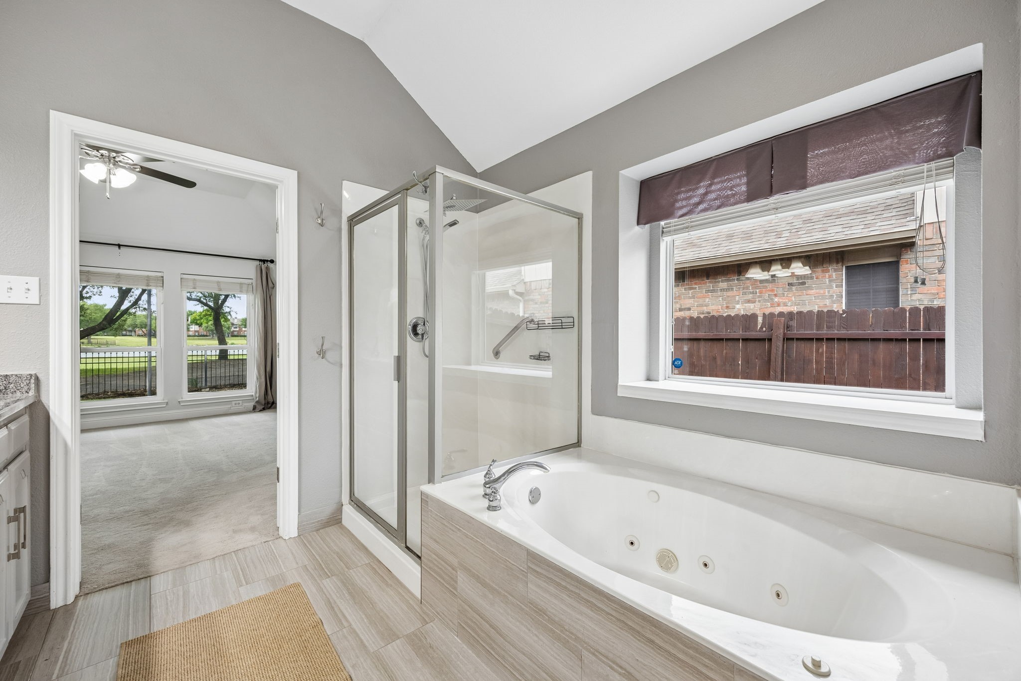 5010 Plantation Lane