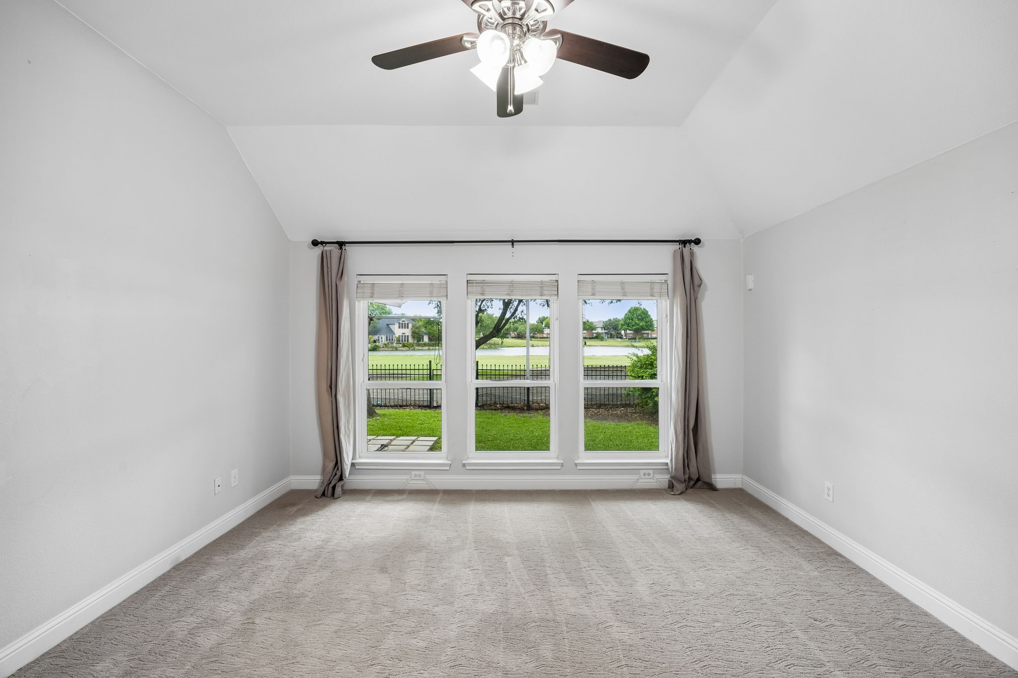 5010 Plantation Lane