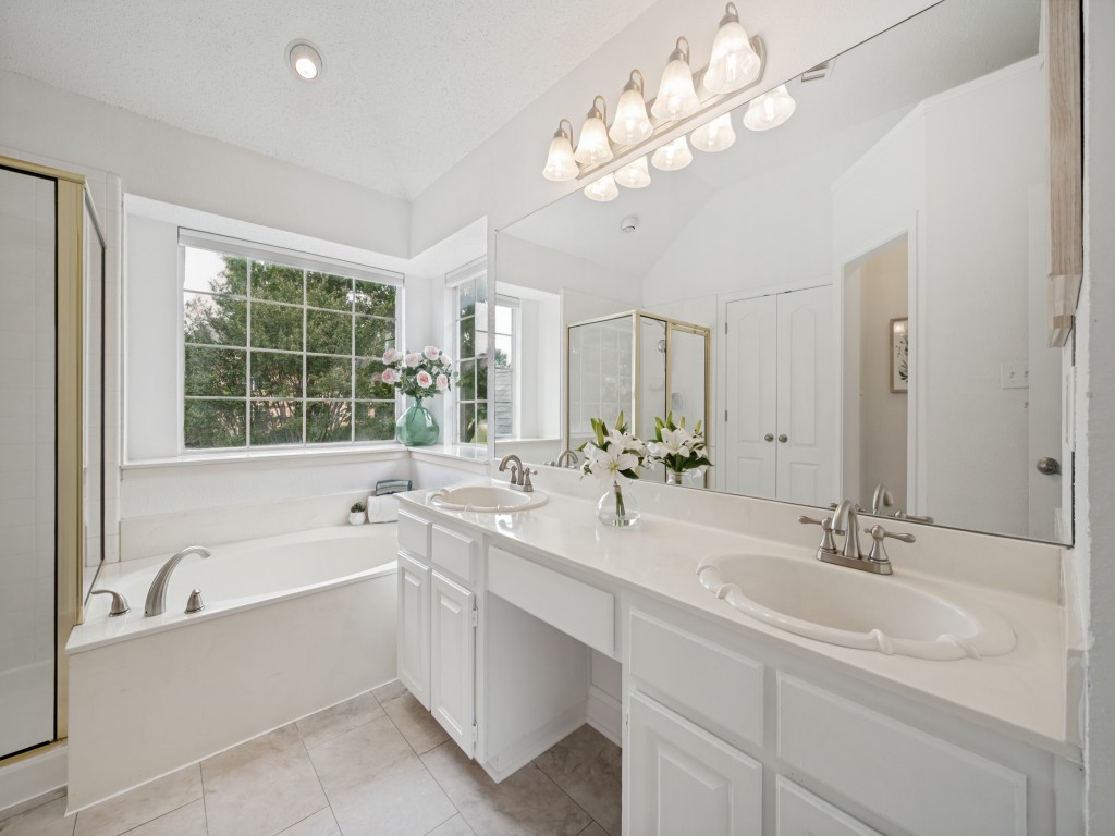 4615 Cherokee Path