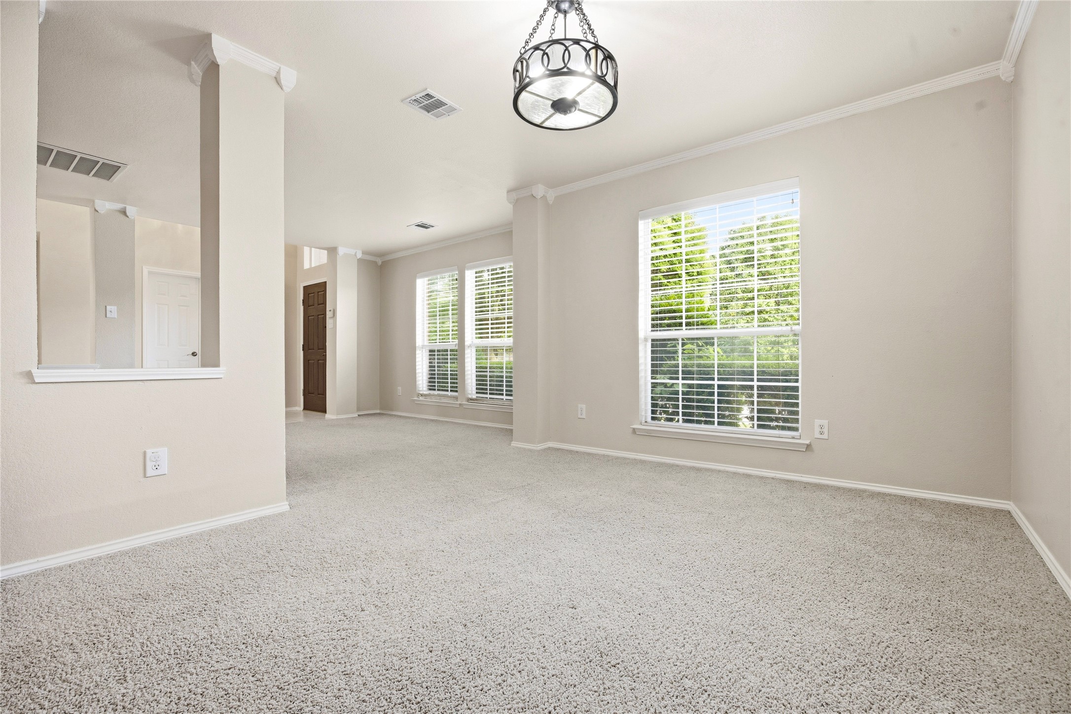 2453 Ravenhurst Drive