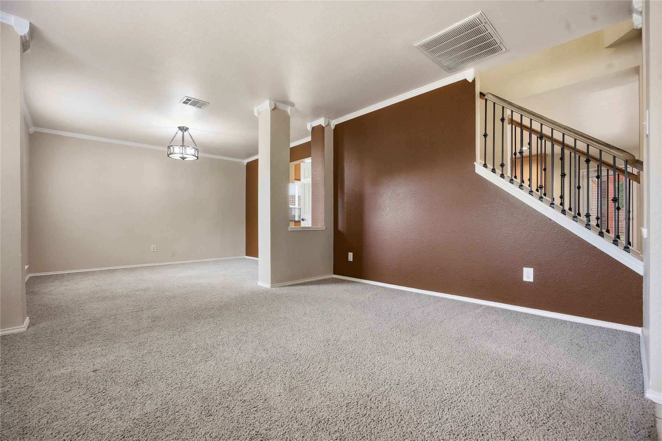 2453 Ravenhurst Drive