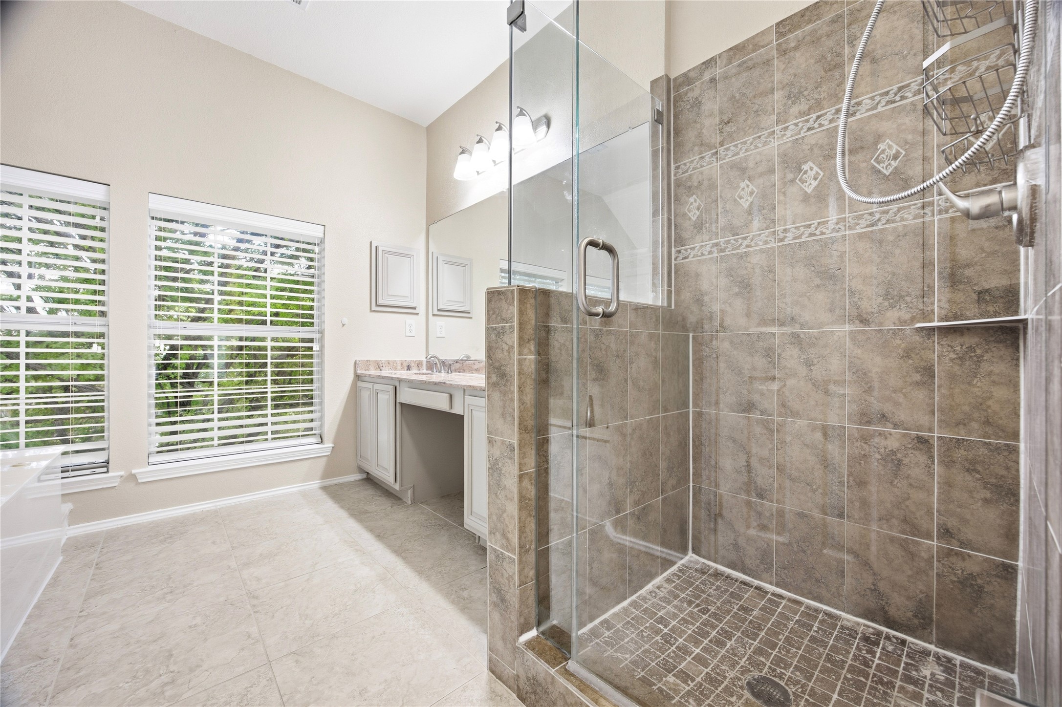2453 Ravenhurst Drive