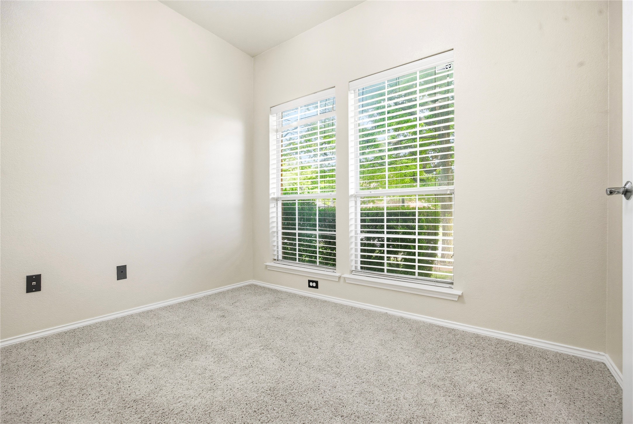 2453 Ravenhurst Drive