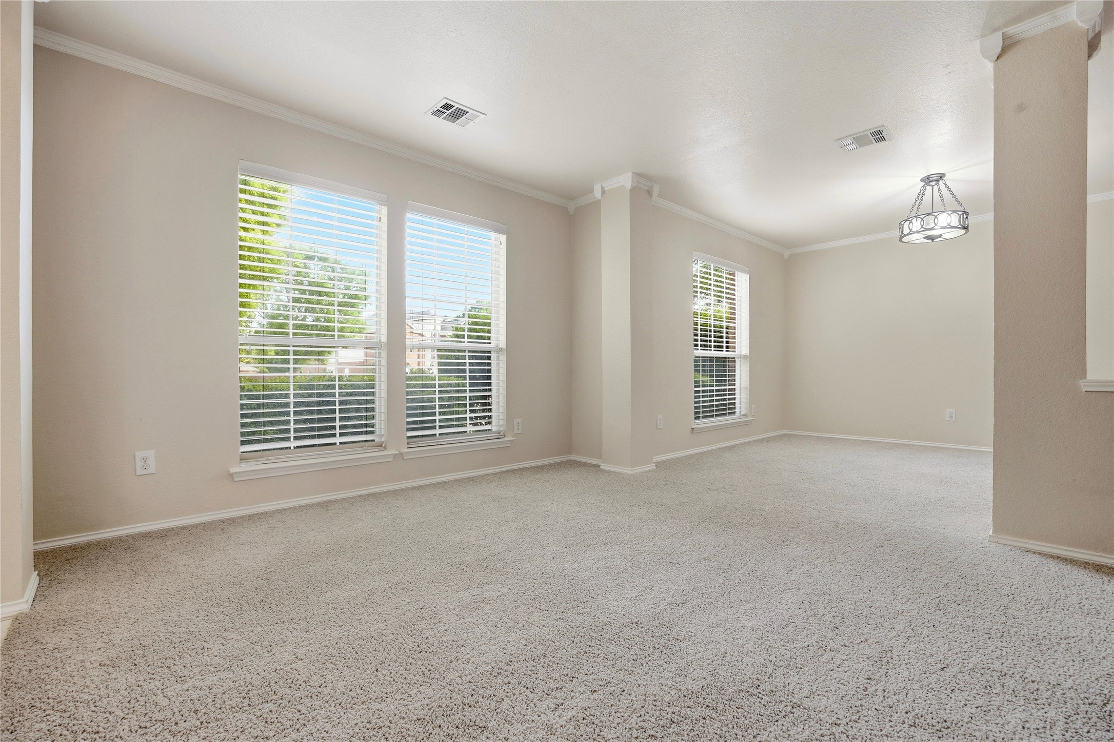 2453 Ravenhurst Drive