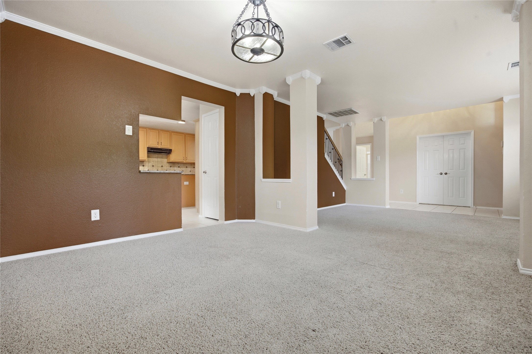 2453 Ravenhurst Drive