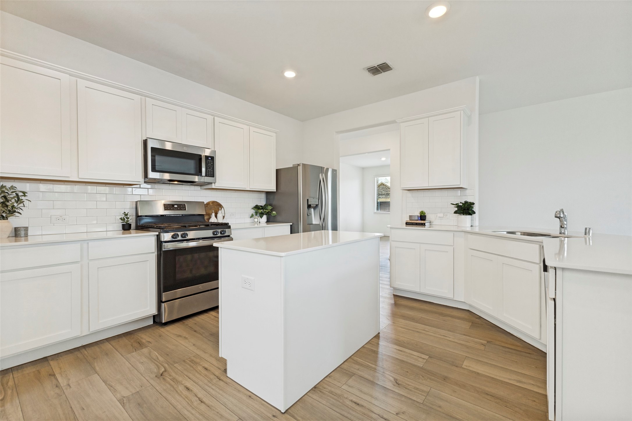 3305 Cardinal Flower Place