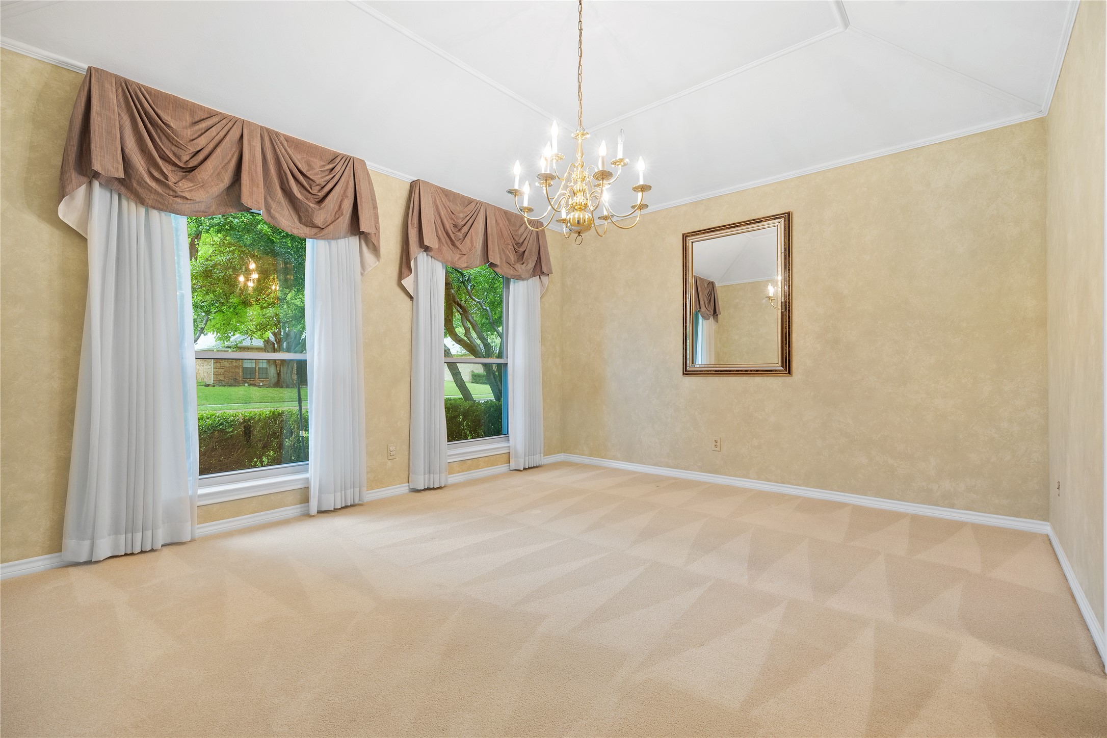 2216 Chadbourne Drive