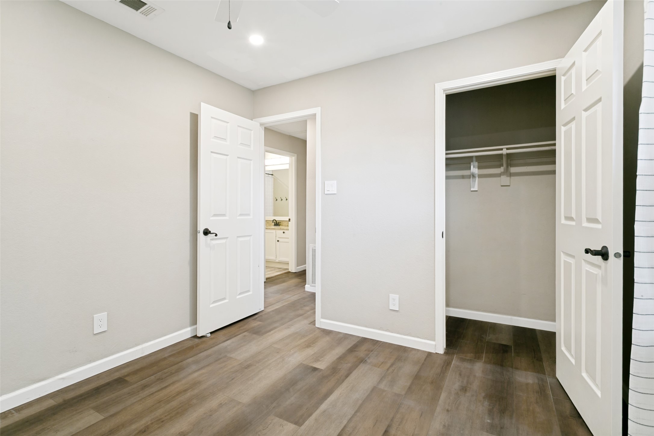 5341 Colonial Drive