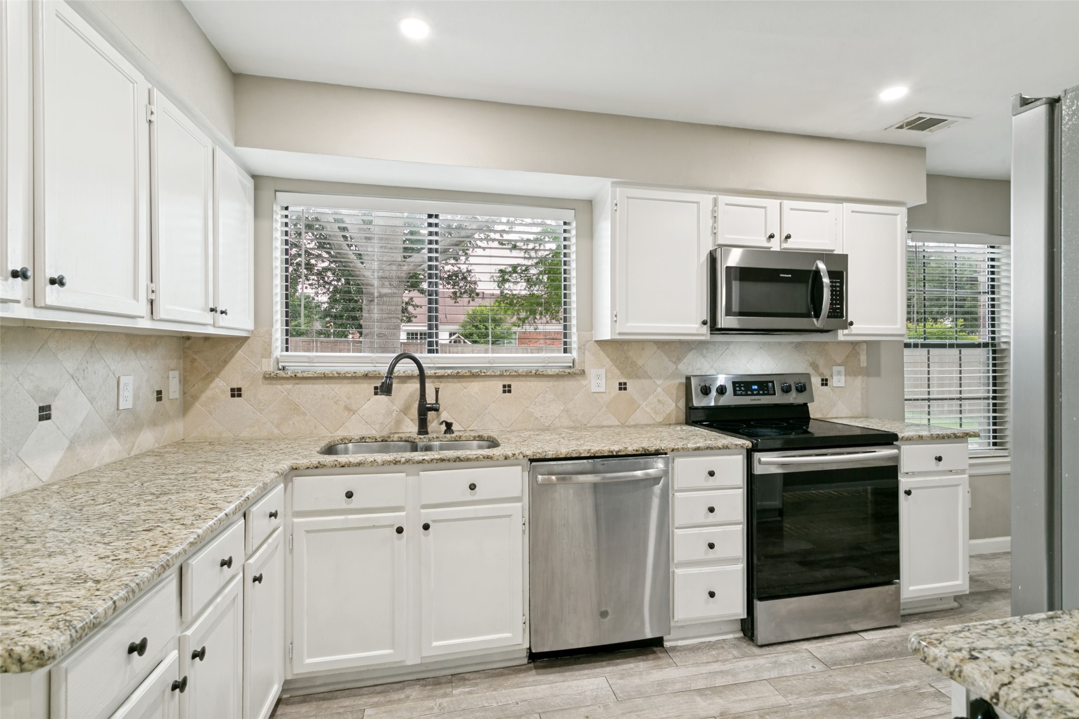 5341 Colonial Drive