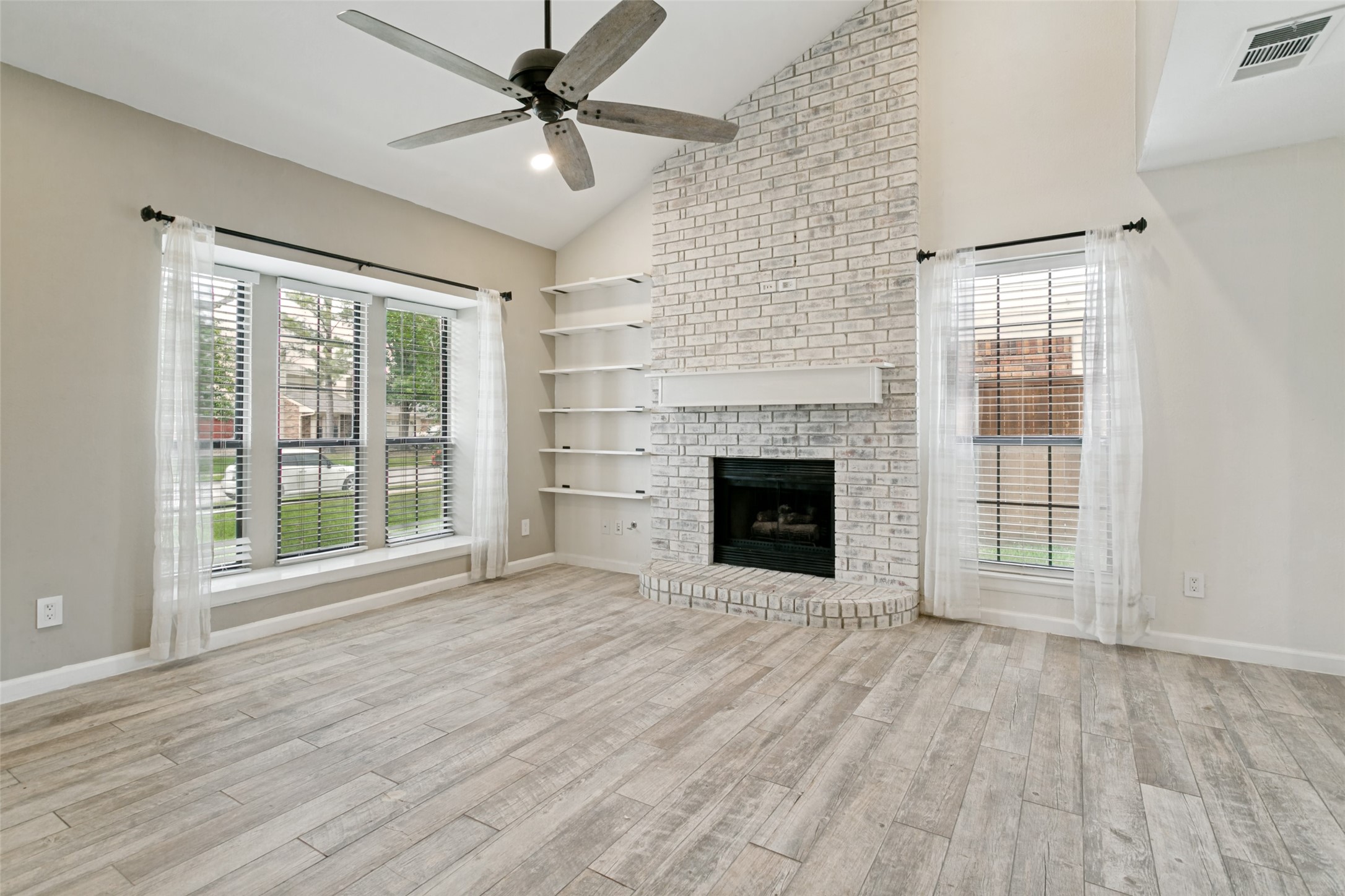 5341 Colonial Drive