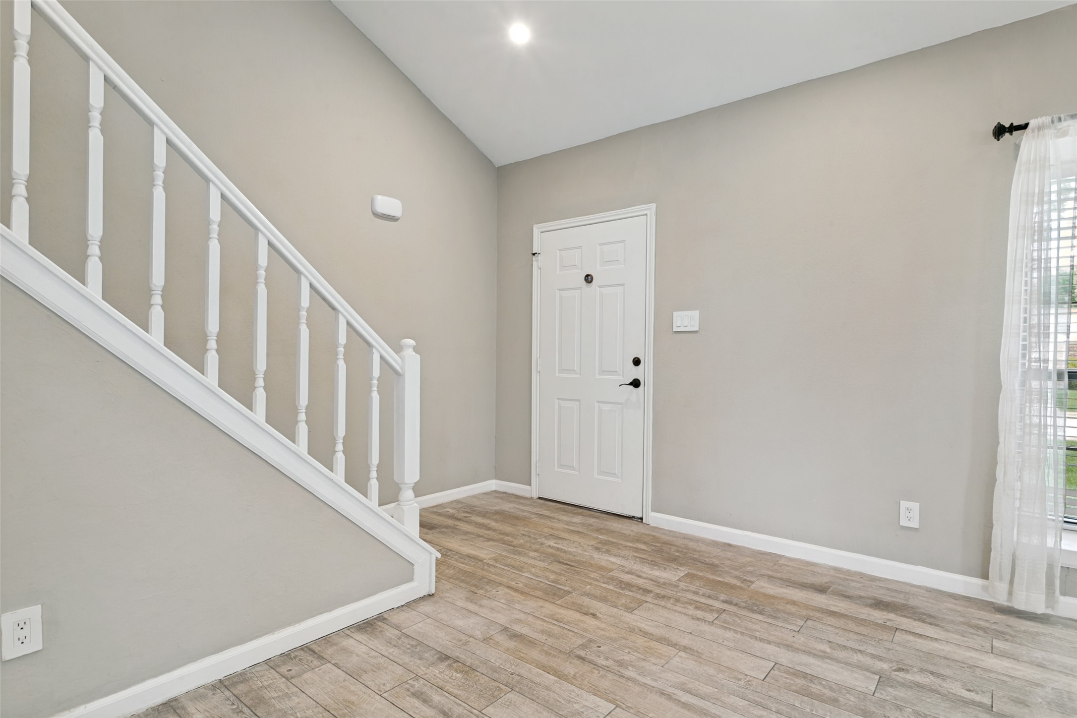 5341 Colonial Drive